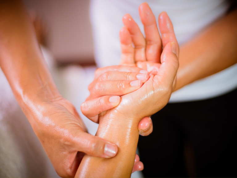 hand massage for cancer patients